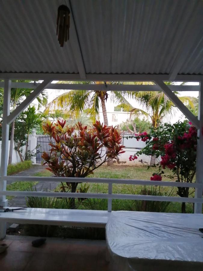 Sbe Villa Flic en Flac Exterior photo