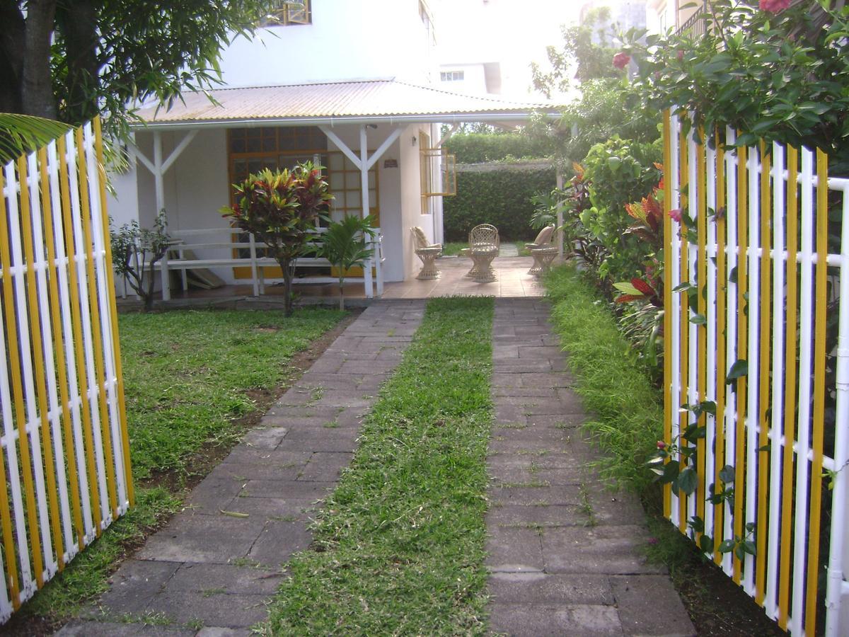 Sbe Villa Flic en Flac Exterior photo